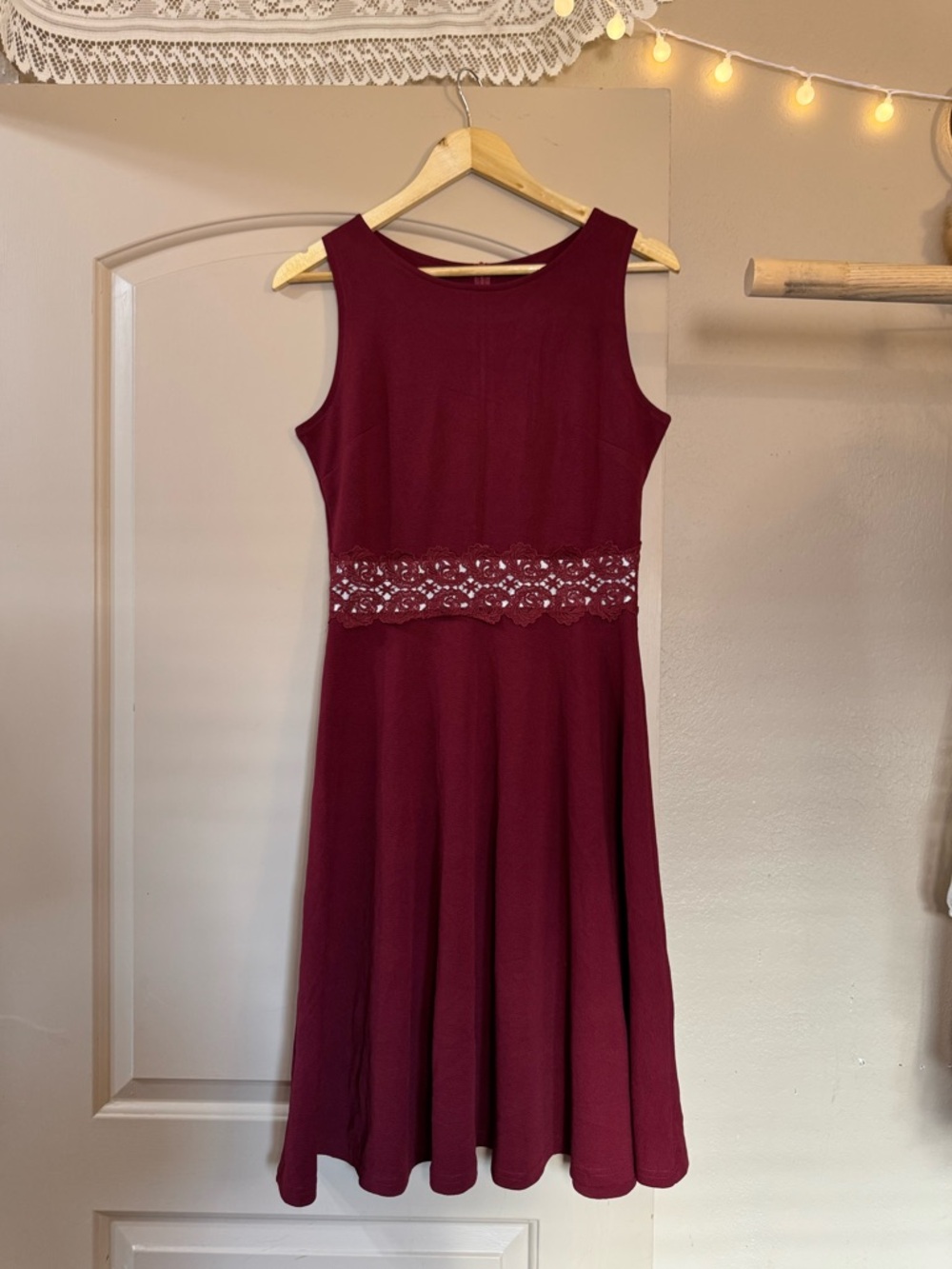 OWIN | Burgundy Floral Lace-Waist Flared A-Line Sleeveless Dress | Size Medium